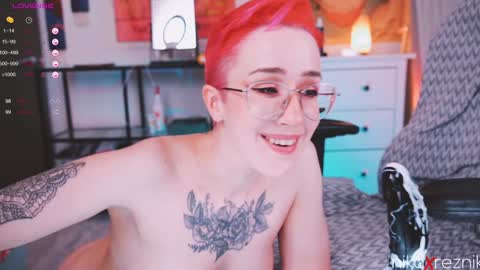 Snapshot of nikaxreznik chatting on January 21, 2025, 2:37 pm Nika online show from January 21, 2025, 2:37 pm