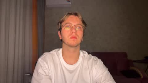 Snapshot of nikceline chatting on November 30, 2025, 10:14 pm Celine online show from November 30, 2025, 10:14 pm