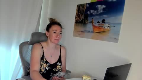 Snapshot of nikicute18 chatting on February 14, 2026, 12:24 pm nikicute18 online show from February 14, 2026, 12:24 pm