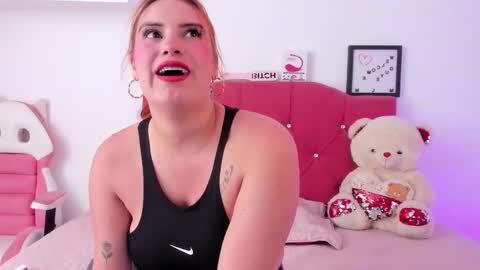 Snapshot of nikii_28 chatting on January 19, 2025, 8:30 pm Nikii online show from January 19, 2025, 8:30 pm