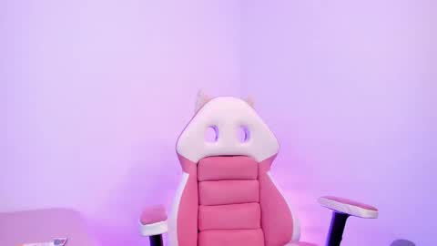 Snapshot of nikii_28 chatting on February 5, 2025, 11:50 pm Nikii online show from February 5, 2025, 11:50 pm