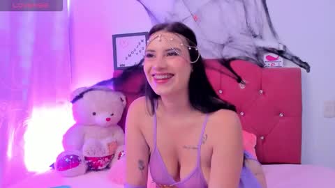 Snapshot of nikii_28 chatting on October 31, 2025, 1:23 pm Nikii online show from October 31, 2025, 1:23 pm