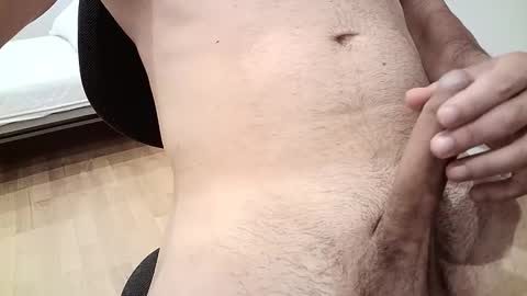 nikiliu online show from October 21, 2025, 8:20 pm