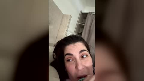 nikinik75 online show from March 15, 2026, 11:27 am