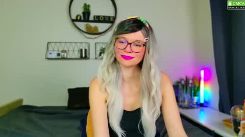 Snapshot of nikki_goldberg chatting on December 7, 2024, 7:49 am Kitty Chatte online show from December 7, 2024, 7:49 am