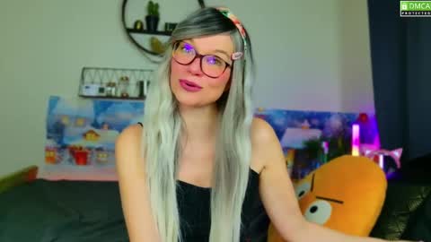 Snapshot of nikki_goldberg chatting on December 26, 2024, 8:28 am Kitty Chatte online show from December 26, 2024, 8:28 am