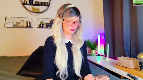 Snapshot of nikki_goldberg chatting on February 19, 2025, 8:41 pm Kitty Chatte online show from February 19, 2025, 8:41 pm