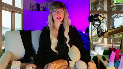 Snapshot of nikki_goldberg chatting on September 13, 2025, 9:20 am Kitty Chatte online show from September 13, 2025, 9:20 am