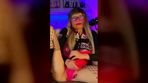 Kitty Chatte online show from May 21, 2026, 8:27 pm