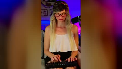 Kitty Chatte online show from May 30, 2026, 9:06 am