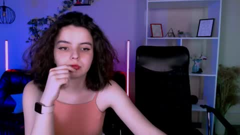 Snapshot of nikki_kiss_ chatting on June 1, 2026, 8:27 am nikki_kiss_ online show from June 1, 2026, 8:27 am