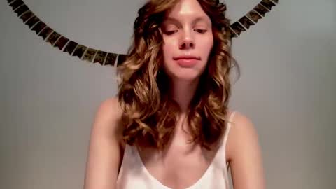 Snapshot of nikki_mi chatting on February 6, 2025, 10:04 am Nikki online show from February 6, 2025, 10:04 am