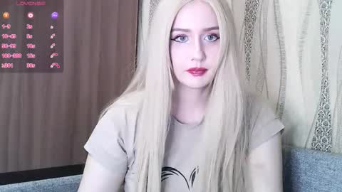 Nikki Roseana online show from December 19, 2025, 4:14 pm