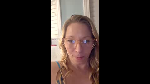 nikkib653466 online show from February 25, 2026, 3:05 am