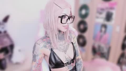 Snapshot of nikkiramone chatting on January 16, 2026, 11:25 am Nikki Ramone online show from January 16, 2026, 11:25 am