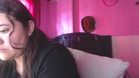 Snapshot of nikkirous_ chatting on February 22, 2026, 3:32 pm Nikkirous online show from February 22, 2026, 3:32 pm