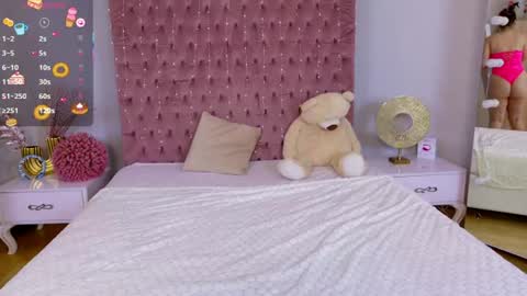 Snapshot of nikkivelvets chatting on July 13, 2026, 2:09 pm NikkiVelvets online show from July 13, 2026, 2:09 pm