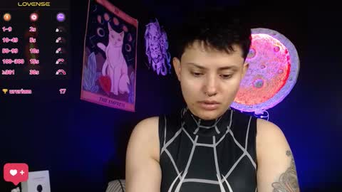 Snapshot of nikky_tomboy444 chatting on November 15, 2025, 2:02 pm Nikky online show from November 15, 2025, 2:02 pm