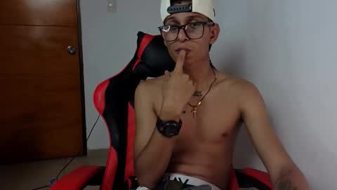 niklaus_wolf online show from March 4, 2026, 5:46 am