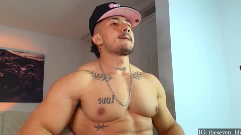 Snapshot of nikolaylisin chatting on October 8, 2025, 5:38 am Niko online show from October 8, 2025, 5:38 am