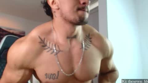 Snapshot of nikolaylisin chatting on October 8, 2025, 9:12 pm Niko online show from October 8, 2025, 9:12 pm