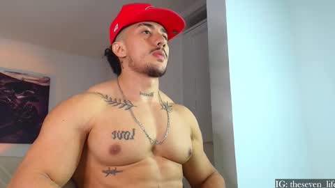 Snapshot of nikolaylisin chatting on October 16, 2025, 5:52 am Niko online show from October 16, 2025, 5:52 am