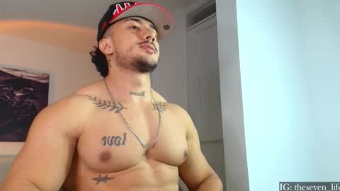 Snapshot of nikolaylisin chatting on October 28, 2025, 5:11 am Niko online show from October 28, 2025, 5:11 am