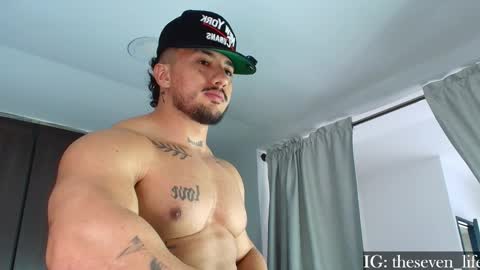 Snapshot of nikolaylisin chatting on June 7, 2026, 12:53 pm Niko online show from June 7, 2026, 12:53 pm