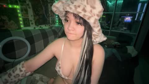 nikoli_naw online show from February 6, 2026, 1:54 am