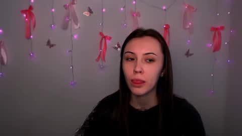 nikonara_ online show from February 25, 2026, 12:37 pm