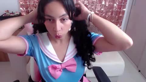 niky_blue online show from October 24, 2025, 11:45 pm
