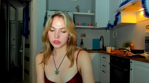 Snapshot of niky_jess chatting on January 2, 2025, 7:29 pm Veronica online show from January 2, 2025, 7:29 pm