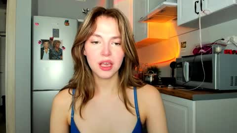 Snapshot of niky_jess chatting on February 27, 2025, 7:55 am Veronica online show from February 27, 2025, 7:55 am