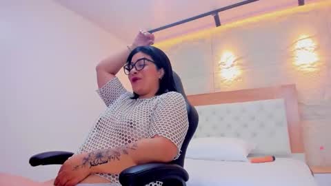 Snapshot of nikyrios chatting on February 19, 2026, 12:23 pm online show from February 19, 2026, 12:23 pm