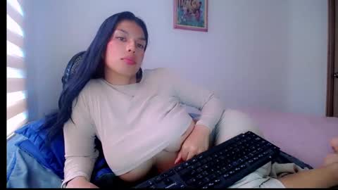 Snapshot of nila_kaia chatting on February 9, 2025, 10:54 pm nila online show from February 9, 2025, 10:54 pm