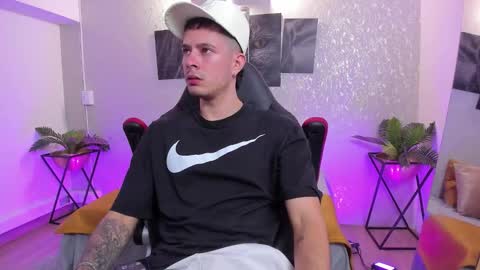 Nils online show from November 9, 2025, 4:33 am