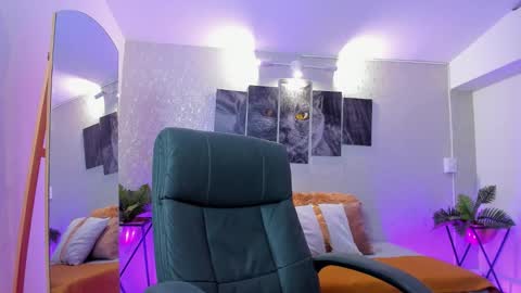 Nils online show from December 4, 2025, 3:38 am