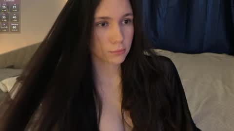 Snapshot of nimfaheart chatting on February 4, 2025, 4:08 pm Jennet online show from February 4, 2025, 4:08 pm