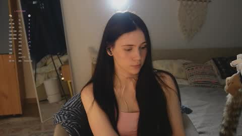 Jennet online show from March 18, 2026, 5:49 pm