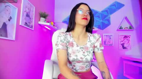 Snapshot of nina__dixon chatting on January 23, 2025, 8:13 pm Nina online show from January 23, 2025, 8:13 pm