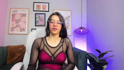 Snapshot of nina__dixon chatting on February 6, 2025, 9:06 pm Nina online show from February 6, 2025, 9:06 pm