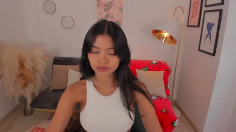 Snapshot of nina_agdal chatting on December 5, 2024, 7:49 pm NINA online show from December 5, 2024, 7:49 pm