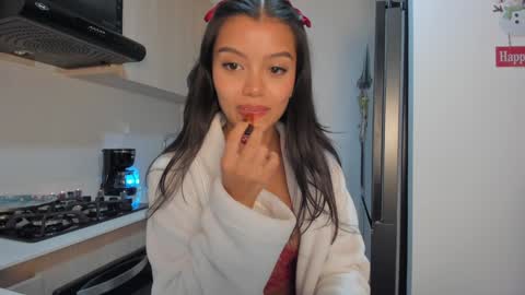 Snapshot of nina_agdal chatting on December 19, 2024, 7:51 pm NINA online show from December 19, 2024, 7:51 pm