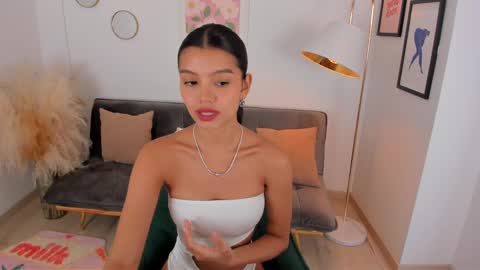 Snapshot of nina_agdal chatting on February 12, 2025, 7:13 pm NINA online show from February 12, 2025, 7:13 pm