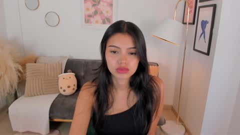 Snapshot of nina_agdal chatting on February 19, 2025, 6:32 pm NINA online show from February 19, 2025, 6:32 pm