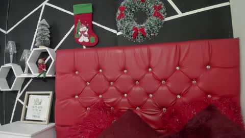 Snapshot of nina_cute06 chatting on December 23, 2024, 8:11 am Nina online show from December 23, 2024, 8:11 am