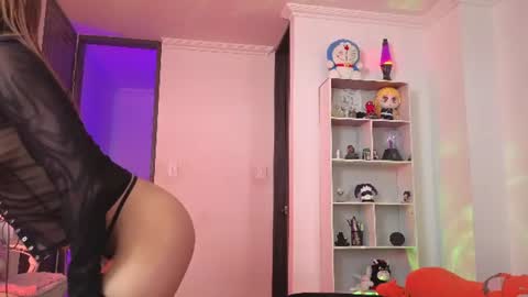 Snapshot of nina_delrey chatting on June 25, 2026, 9:52 pm Nina Neon Nostrade online show from June 25, 2026, 9:52 pm