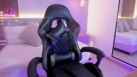 Snapshot of nina_desire_ chatting on June 14, 2026, 11:12 am N I N A online show from June 14, 2026, 11:12 am