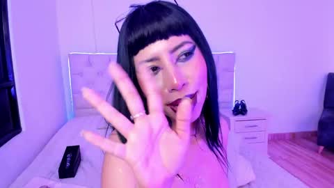 Nina Fox  online show from May 16, 2026, 12:29 am