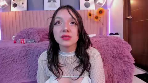 nina_ford_ online show from April 14, 2026, 8:09 am